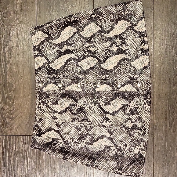 Urban Outfitters Dresses & Skirts - ❤️ NWOT! URBAN OUTFITTERS VEGAN SNAKESKIN LEATHER MINI SKIRT, LARGE